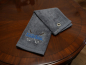 Preview: Personalisiertes Golfhandtuch mit Name bestickt