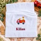 Preview: Feuerwehrauto Handtuch 30x50 cm mit Wunschname bestickt