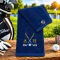 Preview: Golfhandtuch Marineblau Personalisiert mit Golfschläger und Initialen