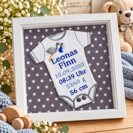 Bilderrahmen zur Geburt mit Baby Body Storch blau Name und Geburtsdaten