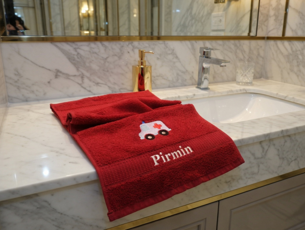 Preview: Handtuch mit Rettungswagen