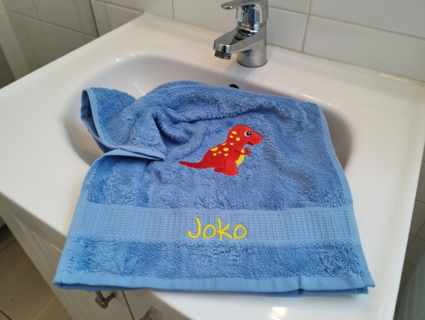 Preview: Dino Handtuch für Kinder