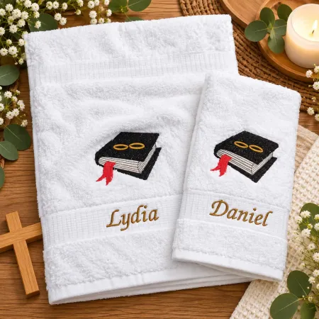 Weißes Hochzeit Handtuch 30x50 cm mit Wunschname bestickt