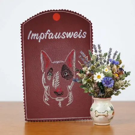 Dunkelrote Impfausweishülle English Bull Terrier fertig bestickt