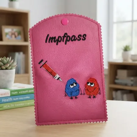 Pinke Impfausweishülle mit Druckknopf