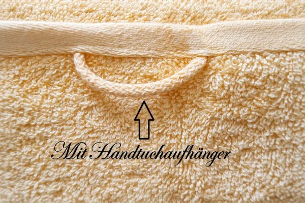 Mit Handtuchaufhänger