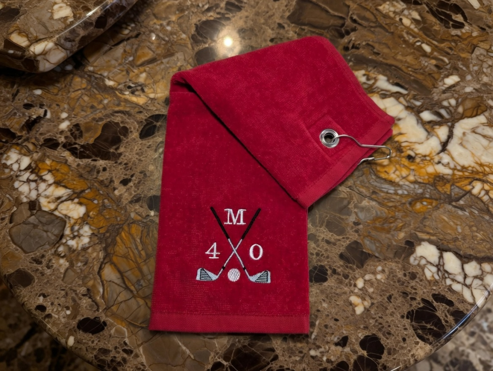 Golfhandtuch mit Namen bestickt