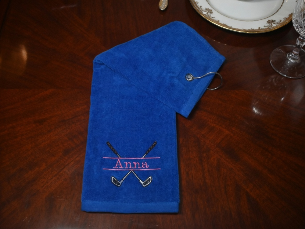Personalisiertes Golfhandtuch mit Name bestickt