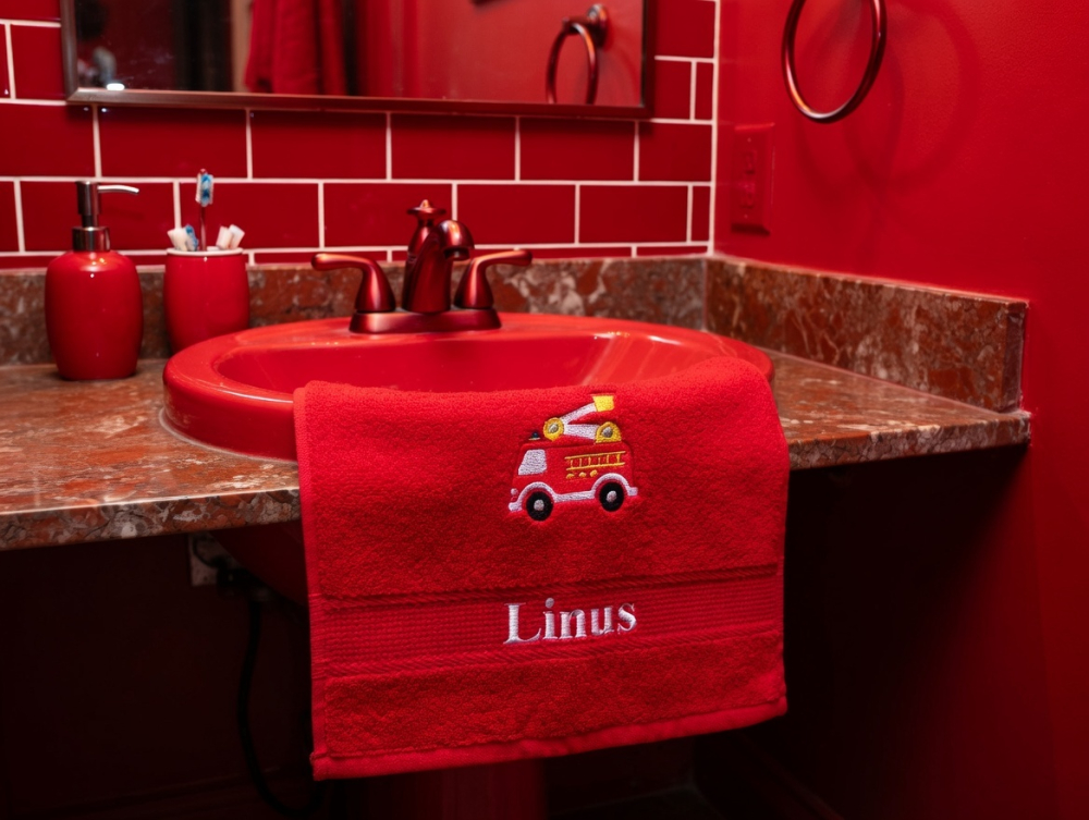 Handtuch mit Feuerwehrauto besticken