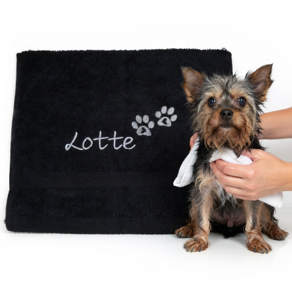 Handtuch mit Pfötchen und Namen