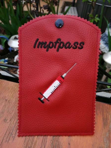 Impfpasshülle mit Druckknopf Farbe rot