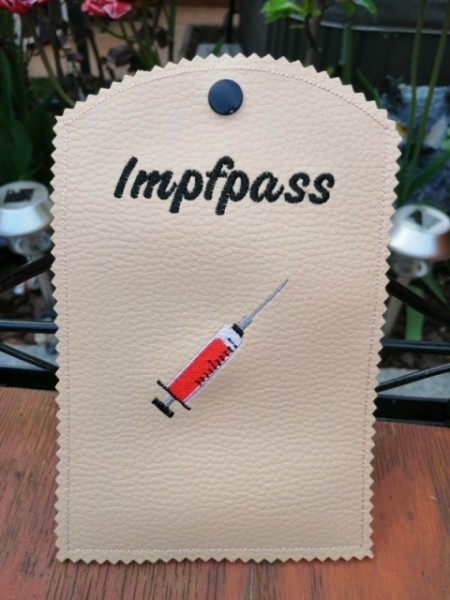 Impfpasshülle mit Druckknopf Farbe Sand